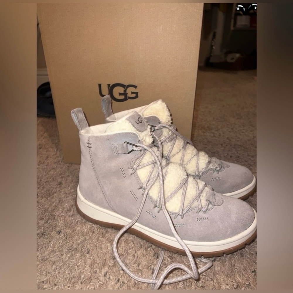 Size 10 UGG BOOTS